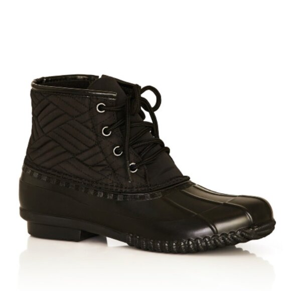 Size 9 WIDE - CLOUDWALKERS - Mona Quilted Weather Boot Black NEW - Picture 1 of 5